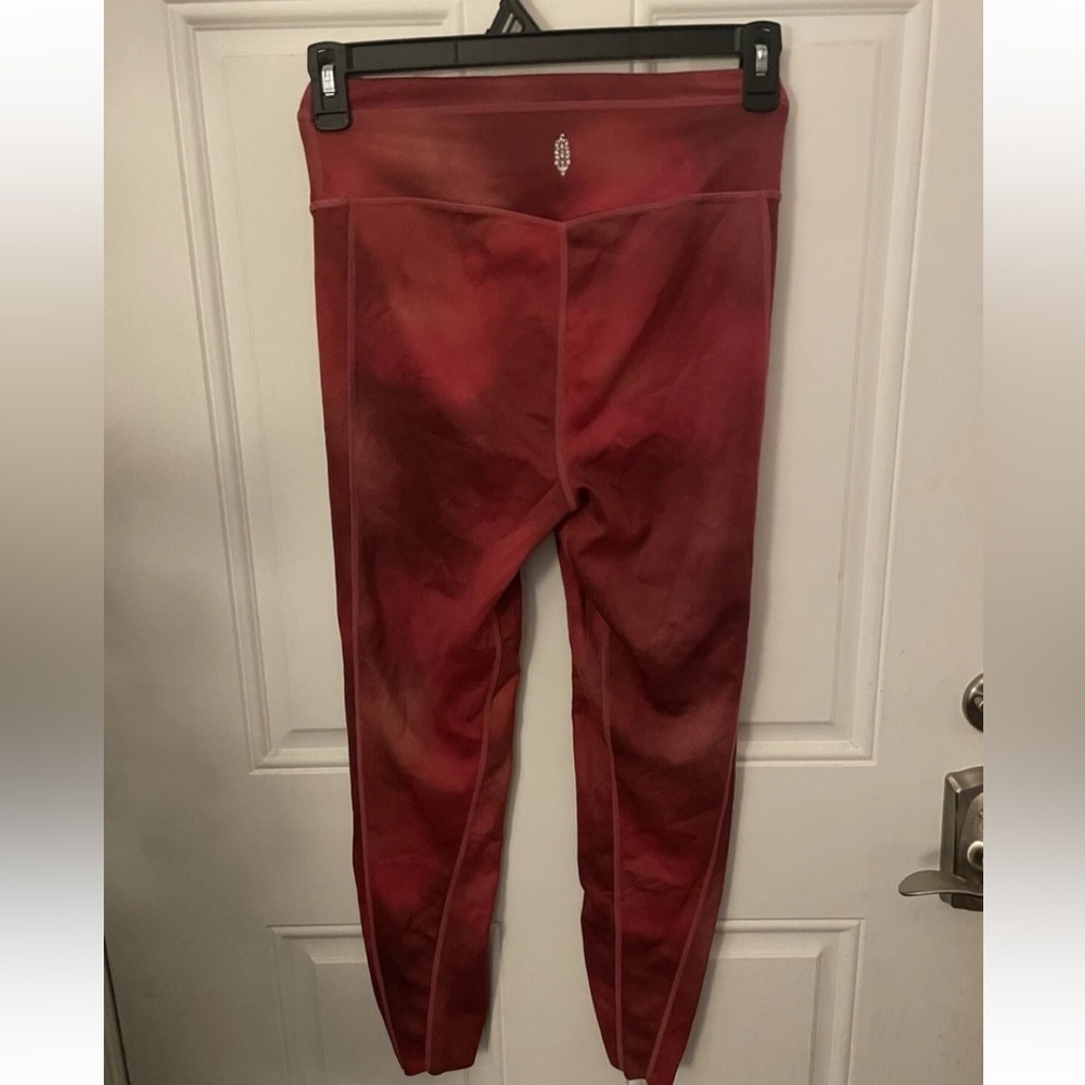 EUC Free People Movement Leggings M Pink Tie Dye FP New $78 Retail